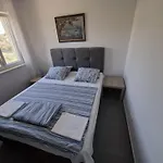 One Bedroom Near In * Jezera