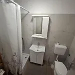 One Bedroom Near In Apartment *