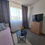Apartment One Bedroom Near In *