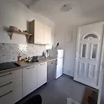 One Bedroom Near In * Jezera