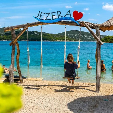 One Bedroom Near In * Jezera