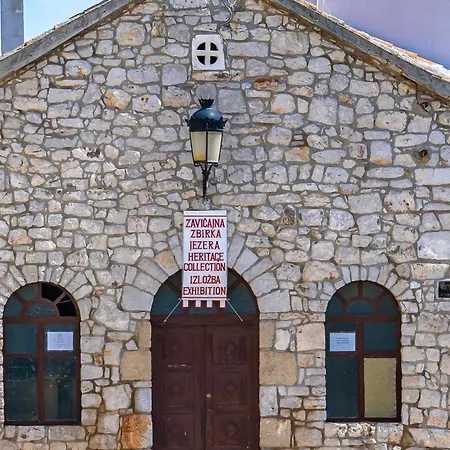 One Bedroom Near In Appartement *