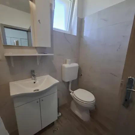 One Bedroom Near In Apartment