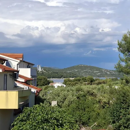 One Bedroom Near In *