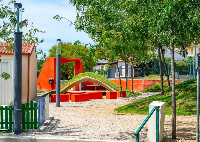 One Bedroom Near In *