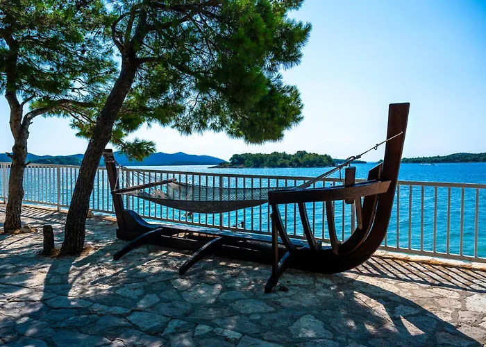 One Bedroom Near In Appartement *