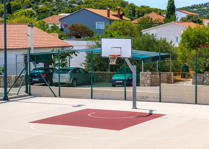 Апартаменты One Bedroom Near In *