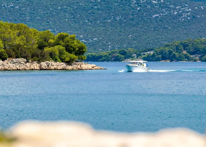 One Bedroom Near In Апартаменты Езера