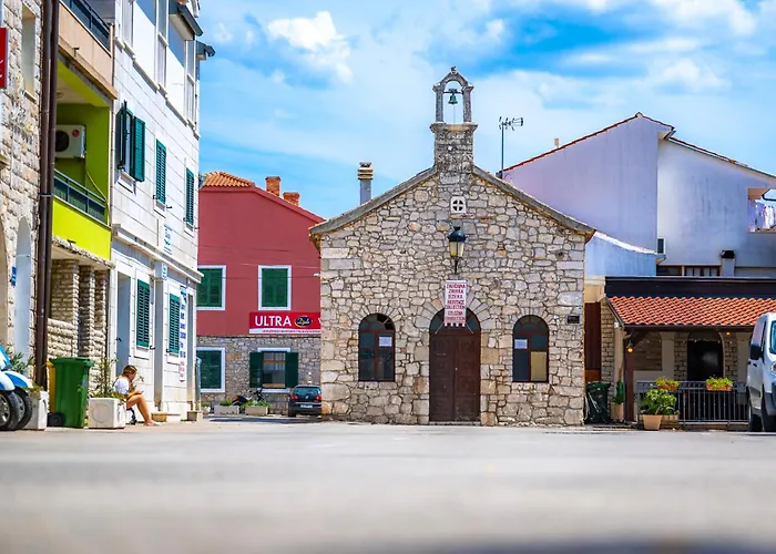 One Bedroom Near In *