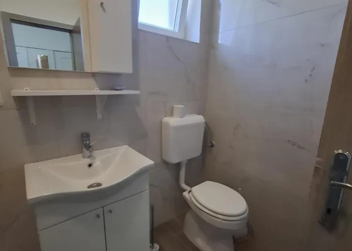 One Bedroom Near In Appartement