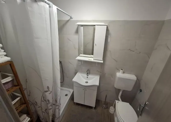 One Bedroom Near In Appartement *