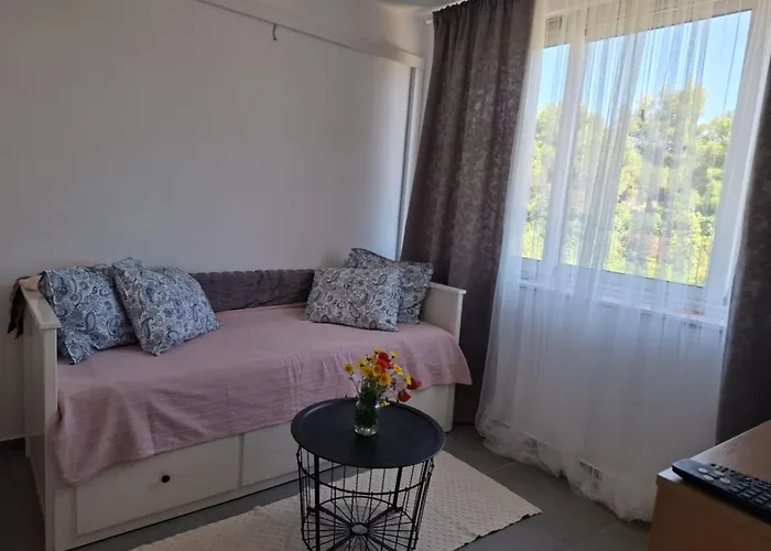 One Bedroom Near In Апартаменты Езера