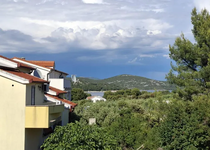 One Bedroom Near In *